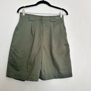 LIZGOLF Vintage LIZ CLAIBORNE Olive Green shorts